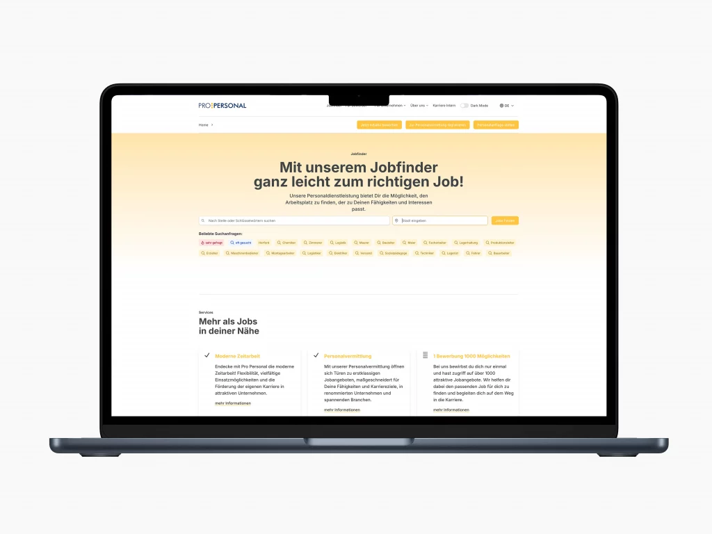 Pro Personal Jobfinder Startseite auf Laptop mit Jobsuche nach Ort und Keyword